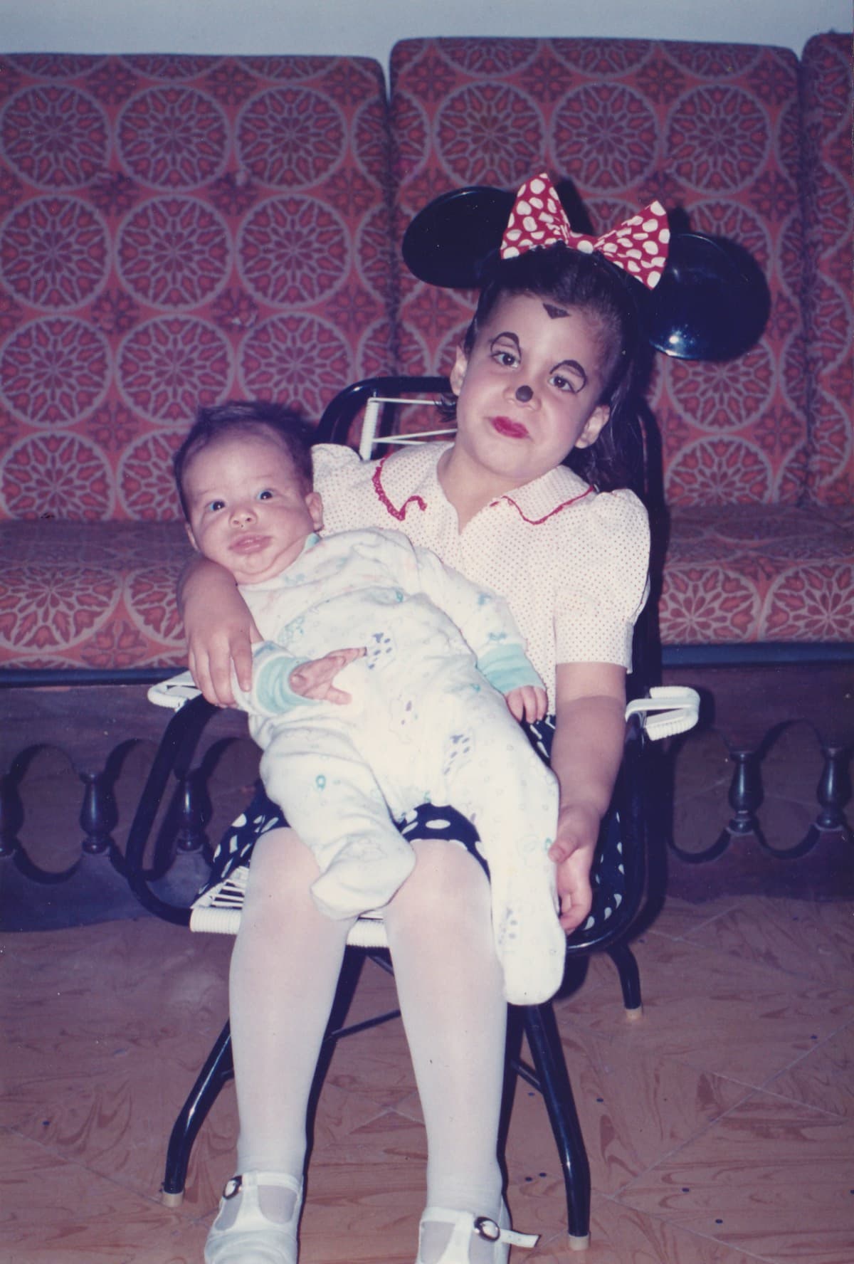 Amable, respetuoso y realista son 3 palabras que describen a este chico de Bolivia. Luis quiere hacer música romántica, ayudar a jóvenes con talento e inspirar a los demás a cumplir sus sueños.