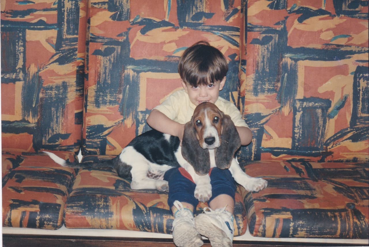 Amable, respetuoso y realista son 3 palabras que describen a este chico de Bolivia. Luis quiere hacer música romántica, ayudar a jóvenes con talento e inspirar a los demás a cumplir sus sueños.