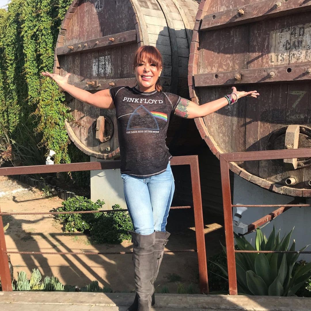 Además, según la presentadora, la rockera también habría consumido drogas o alcohol para llegar a cometer semejante atentado.