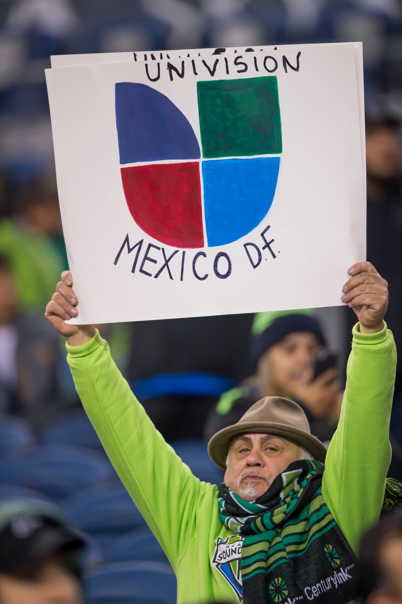 El CenturyLink Field de los Seattle Sounders tuvo una invasión de hinchas de Chivas de Guadalajara que se hicieron notar en el campo de su rival de turno en los cuartos de final en Concacaf.