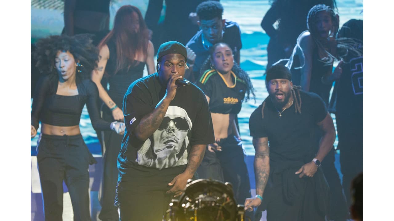 Sech en los ensayos de Premios Juventud 2025