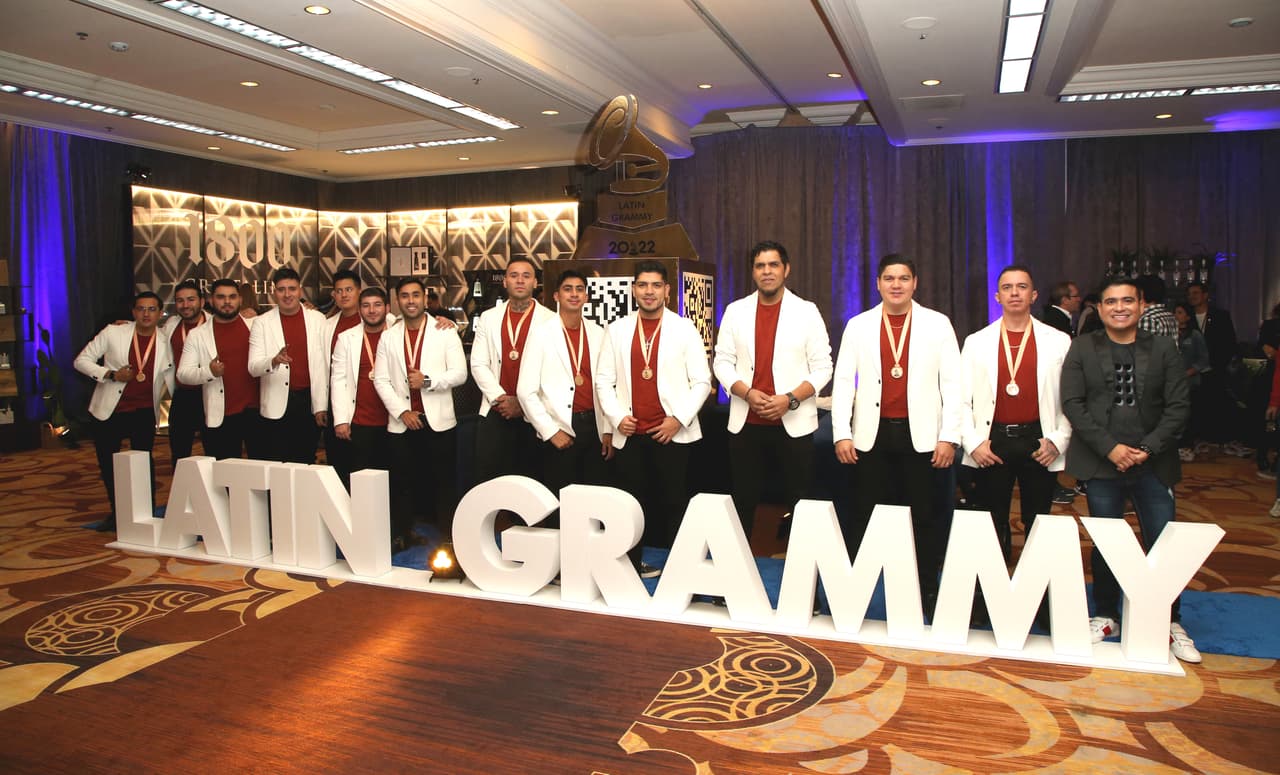 Banda Los Recoditos disfrutaron de las amenidades del Gift Lounge.