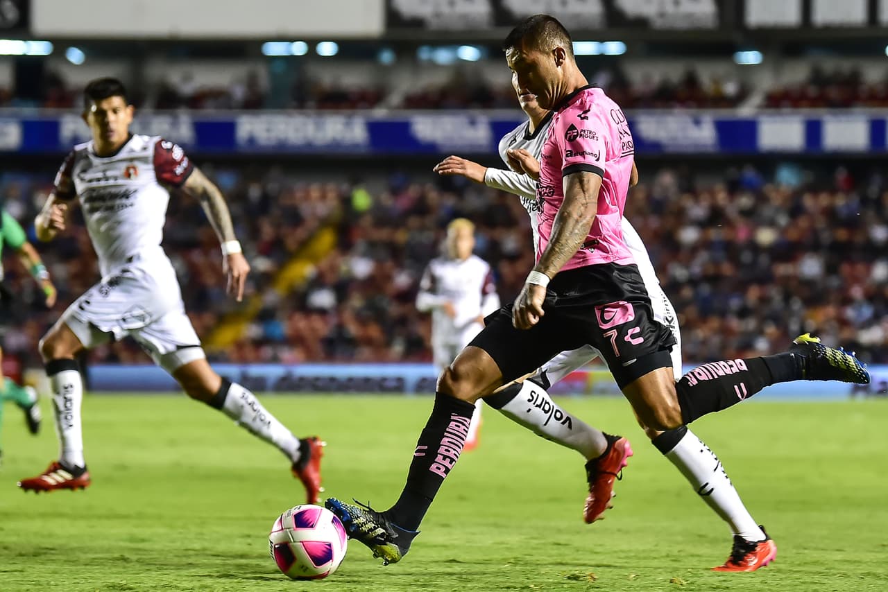 Kevin Ramírez no deja que Tijuna se lleve los puntos de visita y anota el tanto del empate 1-1.