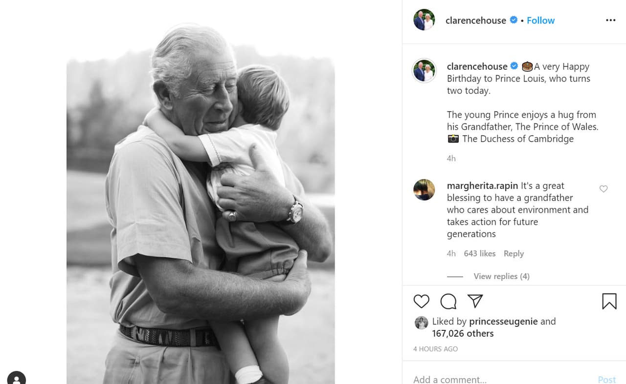 Por otro lado, la mañana de este jueves, se conoció una nueva foto del príncipe Louis gracias a su abuelo paterno,
<b><a href="https://www.univision.com/famosos/el-principe-carlos-y-alberto-de-monaco-sobreviven-al-codiv-19-y-describen-su-frustrante-y-dolorosa-experiencia-video" target="_blank">el príncipe Carlos. </a></b>El heredero a la corona británica publicó
<b><a href="https://www.instagram.com/p/B_UHMNSA2aG/" target="_blank">esta imagen</a></b> con el niño en el que le deseó lo mejor: "Un muy feliz cumpleaños al príncipe Louis, que cumple dos años hoy".
<br>