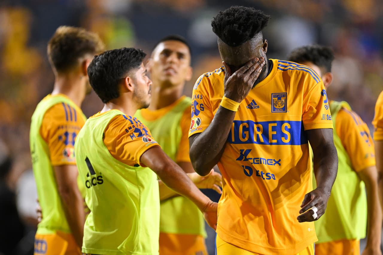 Tigres se llevó los tresn puntos ante Gallos Blancos en un partido en el que hubo tres jugadores expulsados .
