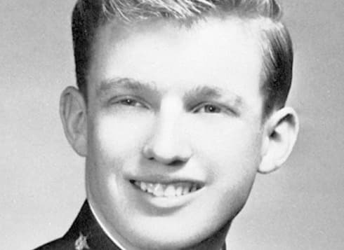 Donald Trump nació el 14 de junio de 1946 en el distrito de Queens, en la ciudad de Nueva York, y es el cuarto de cinco hijos de Fred y Mary Trump. Este domingo celebra sus 80 años.