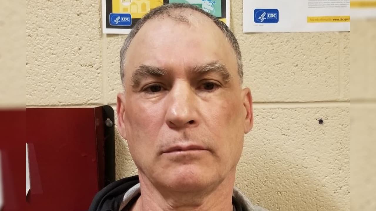 Arrestan en la frontera a un hombre condenado por desmembrar y ocultar un cuerpo en un caso de homicidio