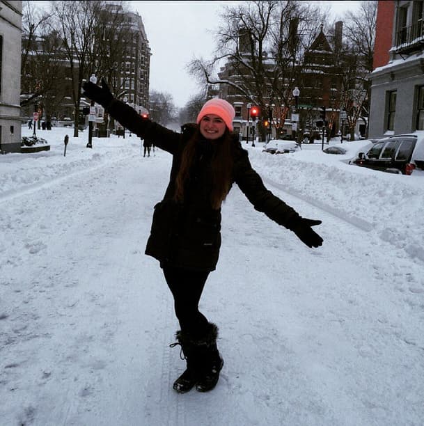 Su tierna sonrisa no ha cambiado.