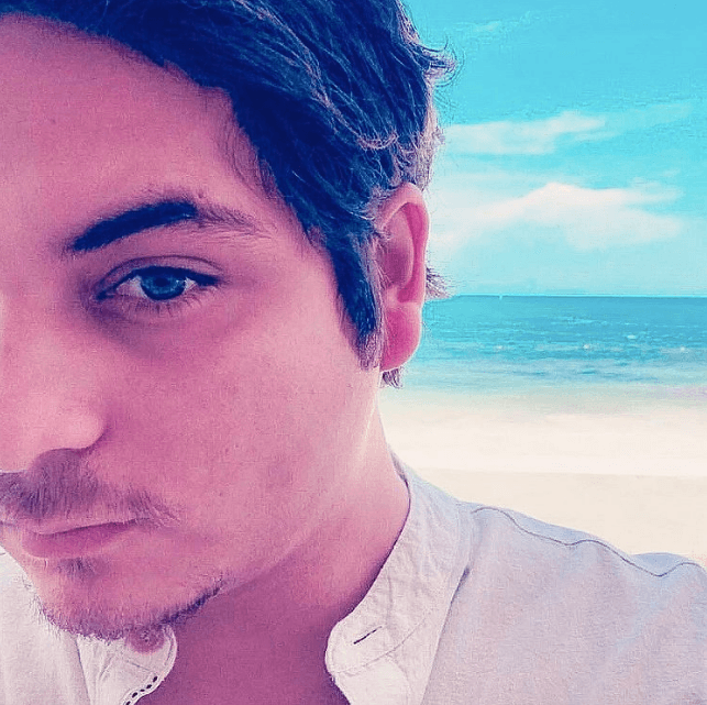 <b>La vida de Fabián Chávez después de ‘Cómplices al rescate’</b>
<br>A pesar que no ha vuelto a tener un papel principal en algún programa de televisión, Fabián no se ha despedido por completo del mundo del entretenimiento.