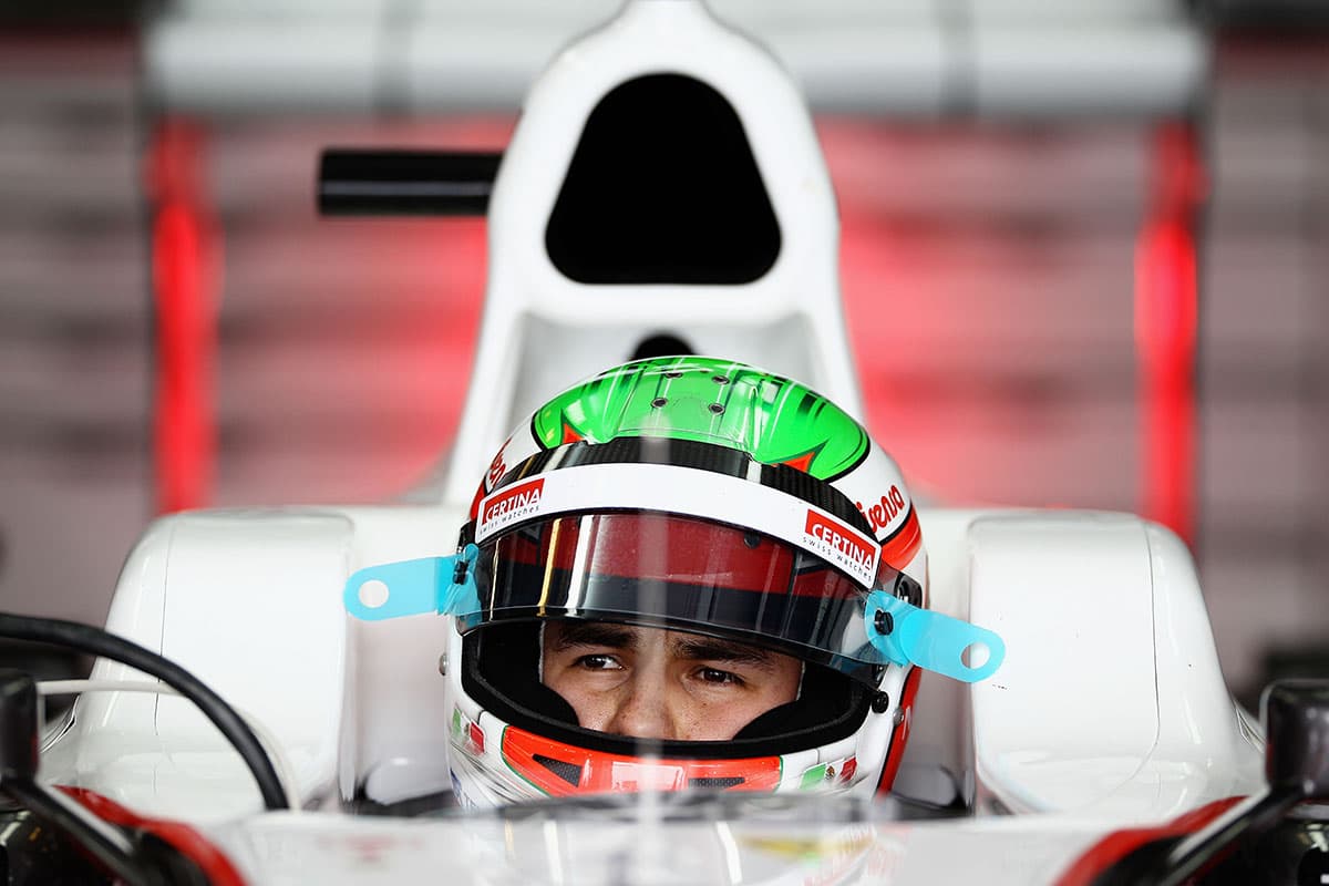 Por un error técnico del equipo el debut de Checo en la F1 no fue el mejor, ya que terminó en el puesto 17 del Gran Premio de Australia 2011 pero fue descalificado junto a su compañero de equipo.