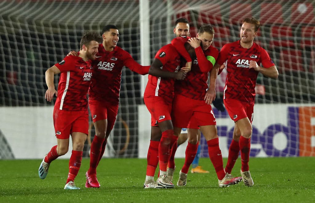 Se va con empate el enfrentamiento entre el AZ Alkmaar y el Napoli 1-1. Dries Mertens abrió el marcador para los de Gatusso, pero llegó la respuesta por parte del equipo local y Bruno Martins Indi anota al minuto 53, dejando que se defina el grupo en la siguiente jornada de la Europa League.