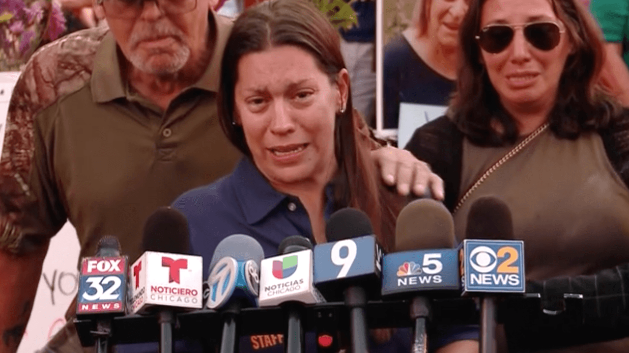 Entre lágrimas una de sus hijas le envió un mensaje a los responsables de la muerte de su madre. “
<b>Quien quiera que seas deberías estar avergonzado de lo que le hiciste a mi madre.</b> Siento que no hayas crecido sin una madre cariñosa pero mis hijos no tienen la culpa”, declaró la hija de Yvonne, Karla Rizich.
<br>