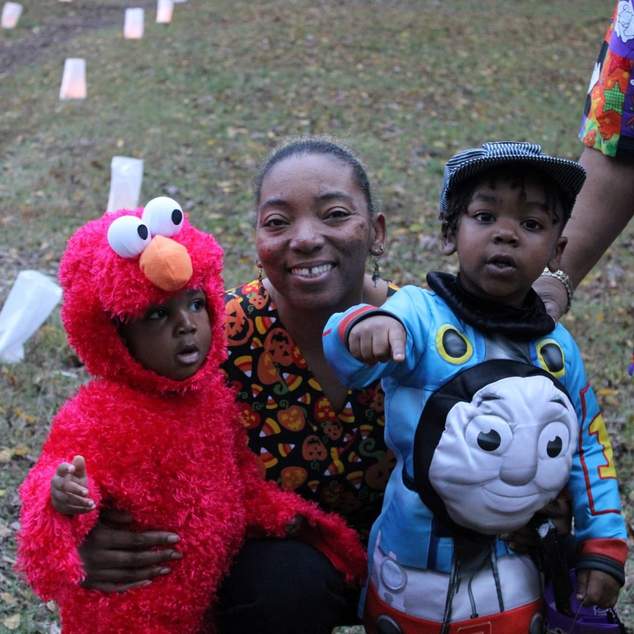 <b><a href="https://anc.apm.activecommunities.com/dprplaymore/activity/search/detail/12384?onlineSiteId=0&locale=en-US&from_original_cui=true">Vamp It Up at Edison Johnson Rec Center in Durham (31 de octubre)</a></b>. Fiesta de disfraces para niños que tendrá juegos, artesanías y mucha diversión.