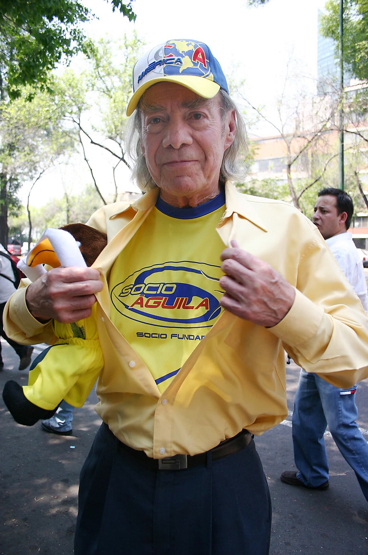 El 28 de agosto se despidió del mundo Manuel ‘Loco’ Valdés, a los 89 años. El comediante y actor tenía múltiples dificultades respiratorias derivadas a los tumores cerebrales y el cáncer de piel que desde hace años lo limitaban.