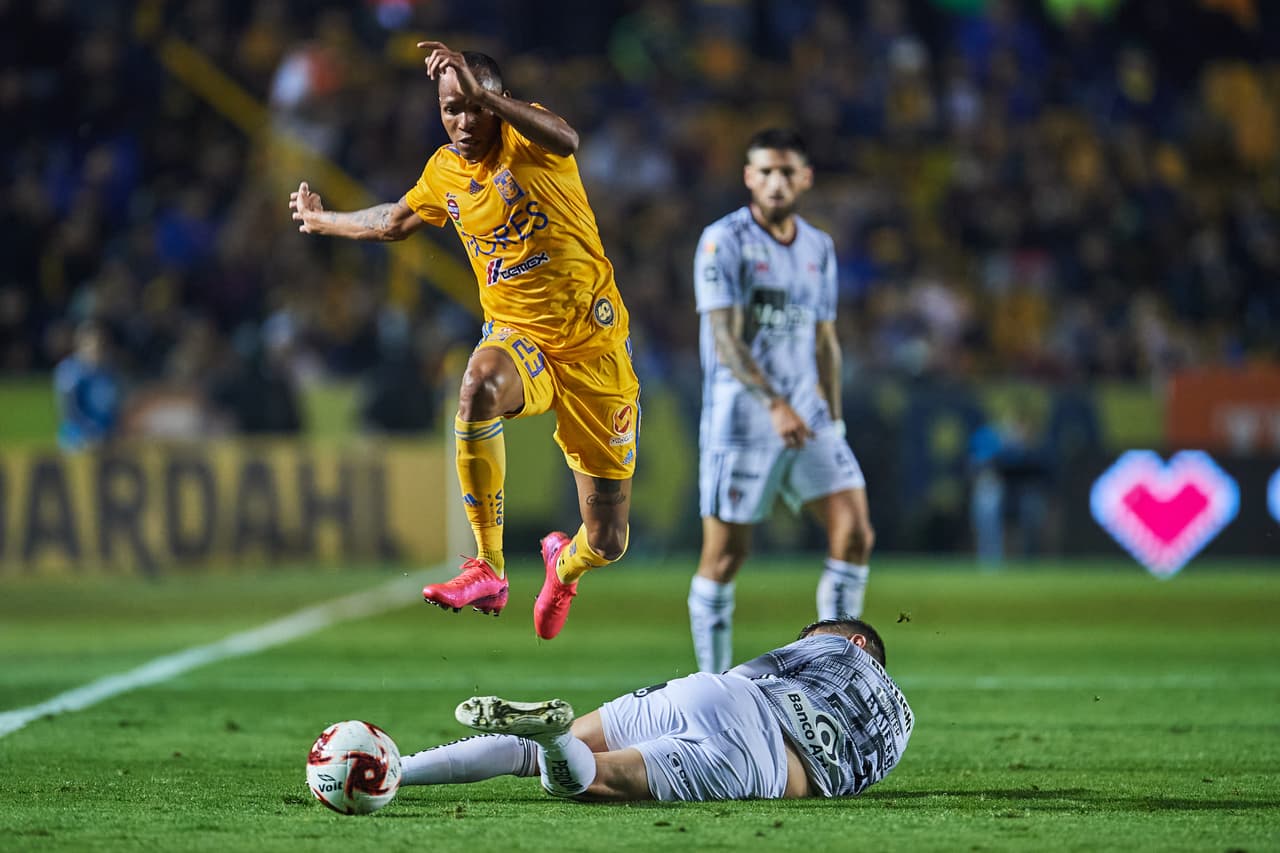 Con goles de Luis Quiñones y André Pierre Gignac, Tigres le pega 2-1 al Atlas y se queda con los tres puntos.