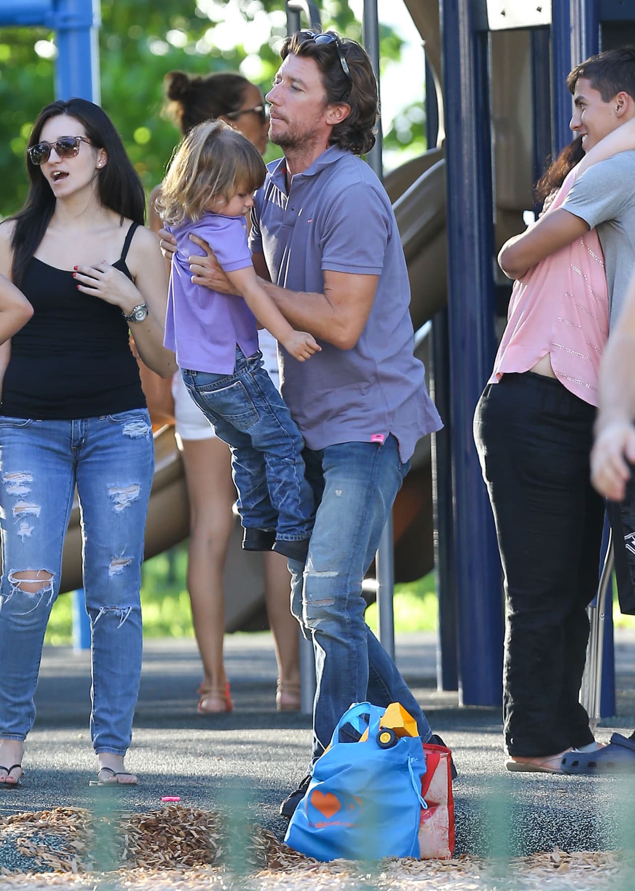 Colate jugando con su hijo Nico hace unos meses.