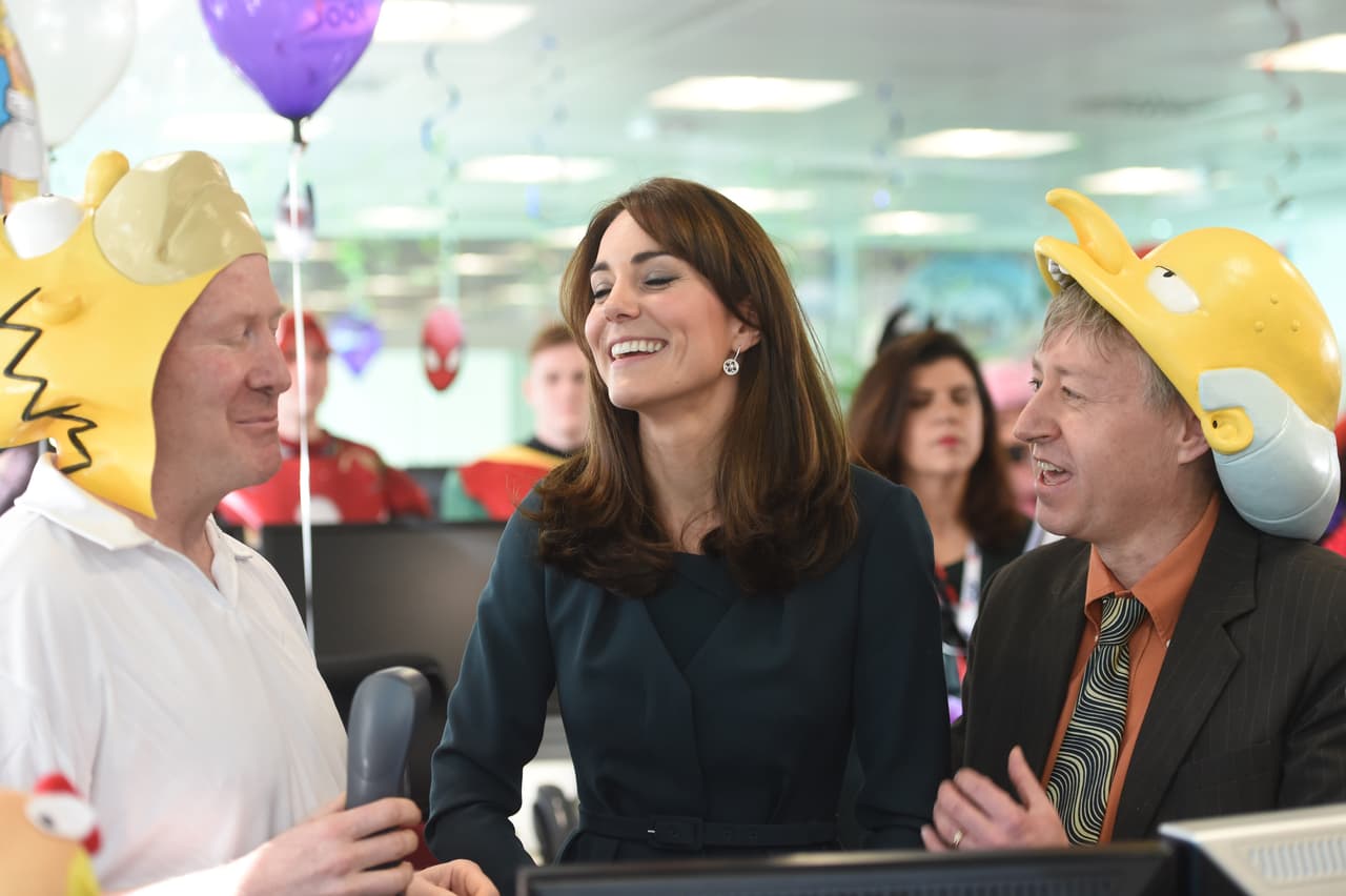 Hasta empleados disfrazados de personajes de Los Simpson.