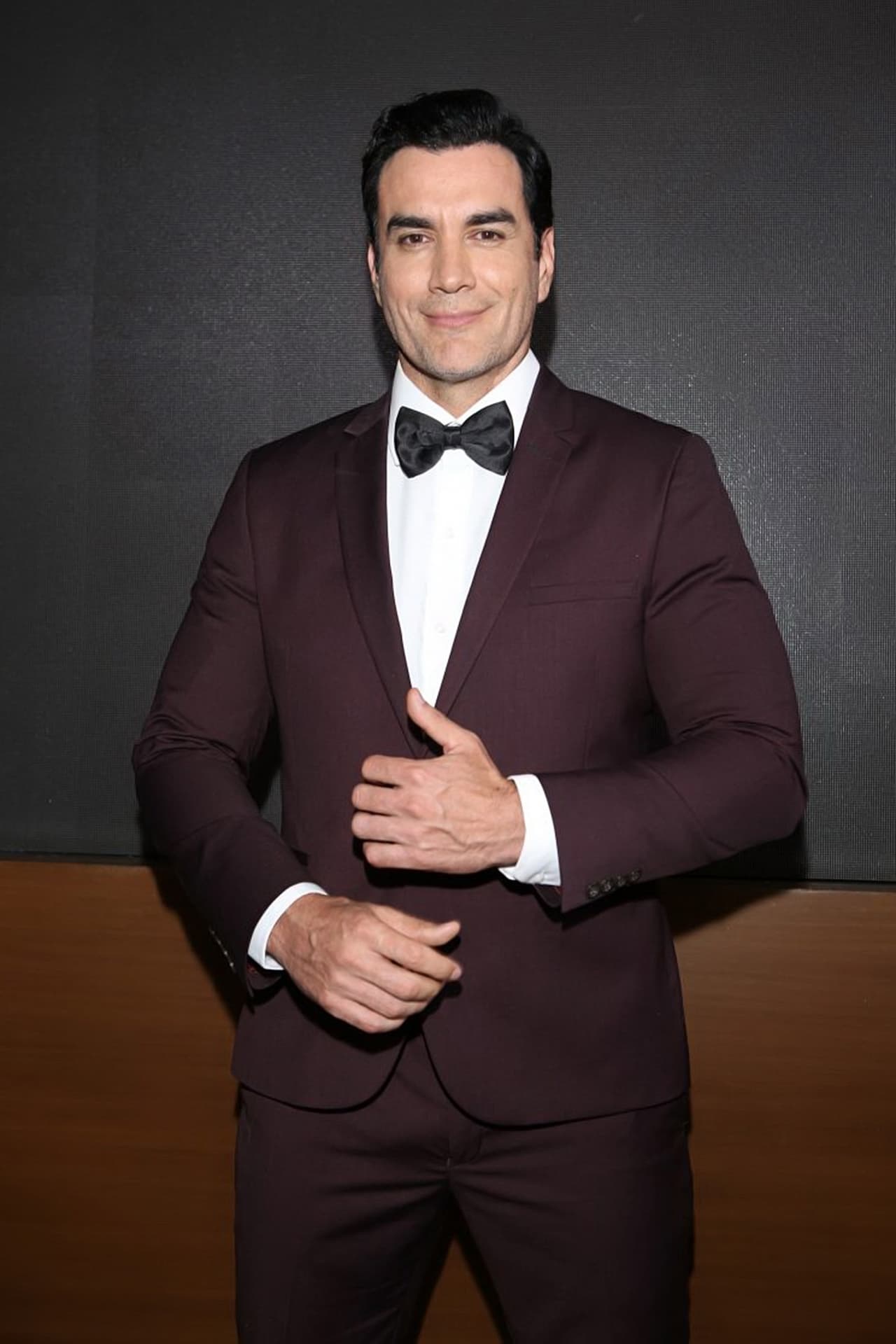 En su columna para
<a href="https://www.elgrafico.mx/el-romance-de-la-chule-y-zepeda" target="_blank">El Gráfico</a>, el periodista Gil Barrera, especuló sobre la posibilidad de que la relación laboral se estuviera convirtiendo "en una linda relación amorosa".
<br>