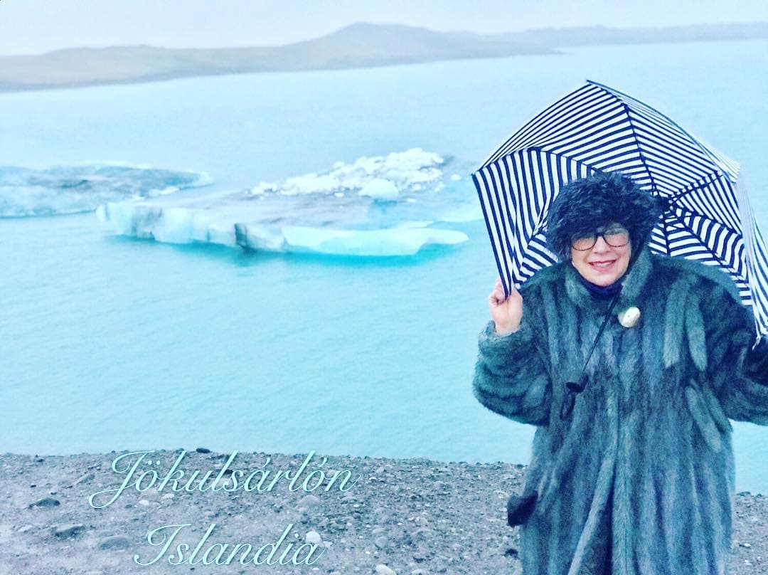 Cuando se le cuestionó sobre qué tipo de proyecto le interesaría hacer, Zapata dijo: “Ojalá me hablaran para interpretar a Catalina Creel, porque la verdad, la única actriz que lo podría hacer soy yo”.