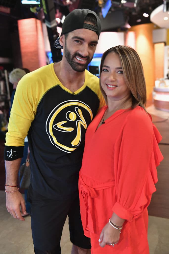 "Para mí esto no es una novedad. Me parece que lo que hay que hacer es
<b>desearle siempre mucha felicidad</b>, muchas cosas buenas porque todo lo que uno le desee a los que están a nuestro alrededor repercute, sobre todo en mi caso con mi hija, y yo lo que quiero es que mi hija esté bien", dijo en 'Hoy día'.
<br>