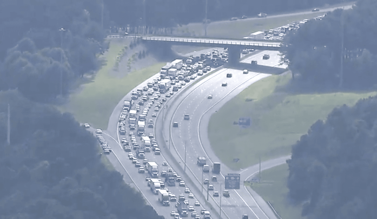 Seguidamente, los conductores continuaron su recorrido hacia la calle Gorman.