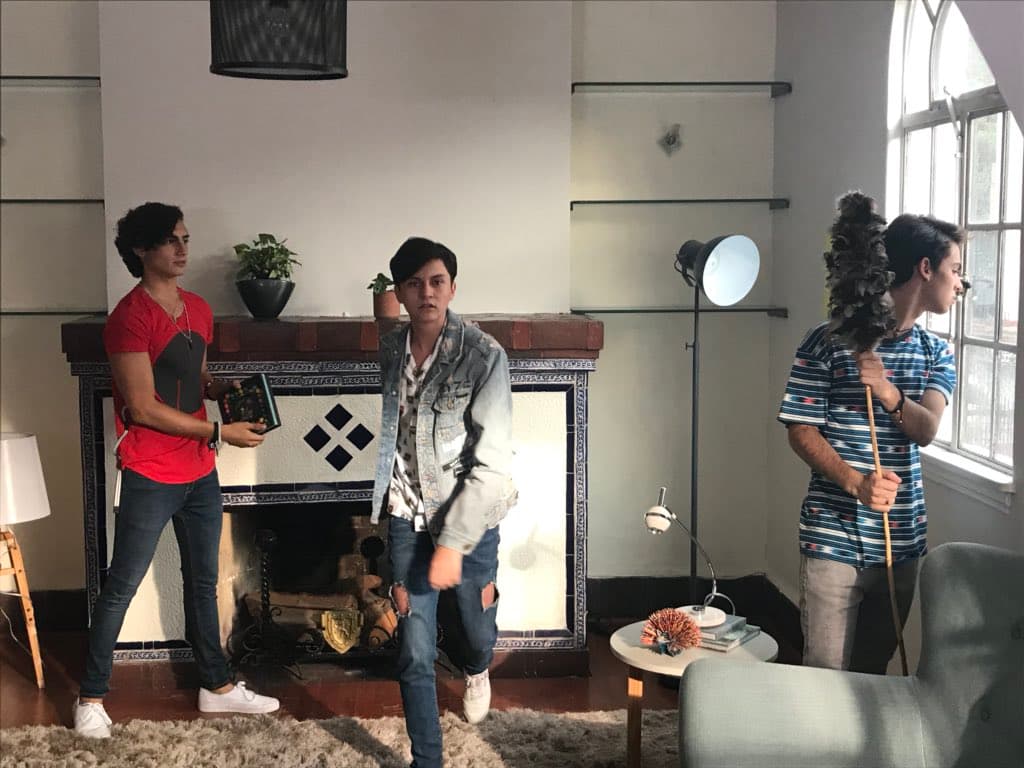 Aristóteles también enfrentó el rechazo y la intolerancia de sus conocidos, pero eso no le impidió quererse, aceptarse y luchar por lo que sentía.