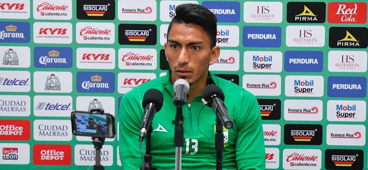 Ángel Mena quiere el título de goleo con León