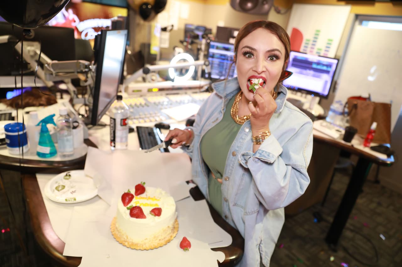 El Free-guey Show estuvo de manteles largos, pero no se trataba de su aniversario y tampoco fue el cumpleaños de La Bronca, o algún otro de sus colaboradores.