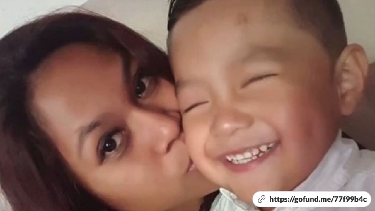 Daney Nava, de 27 años, su hijo, Darnell Nava, de 8 años.