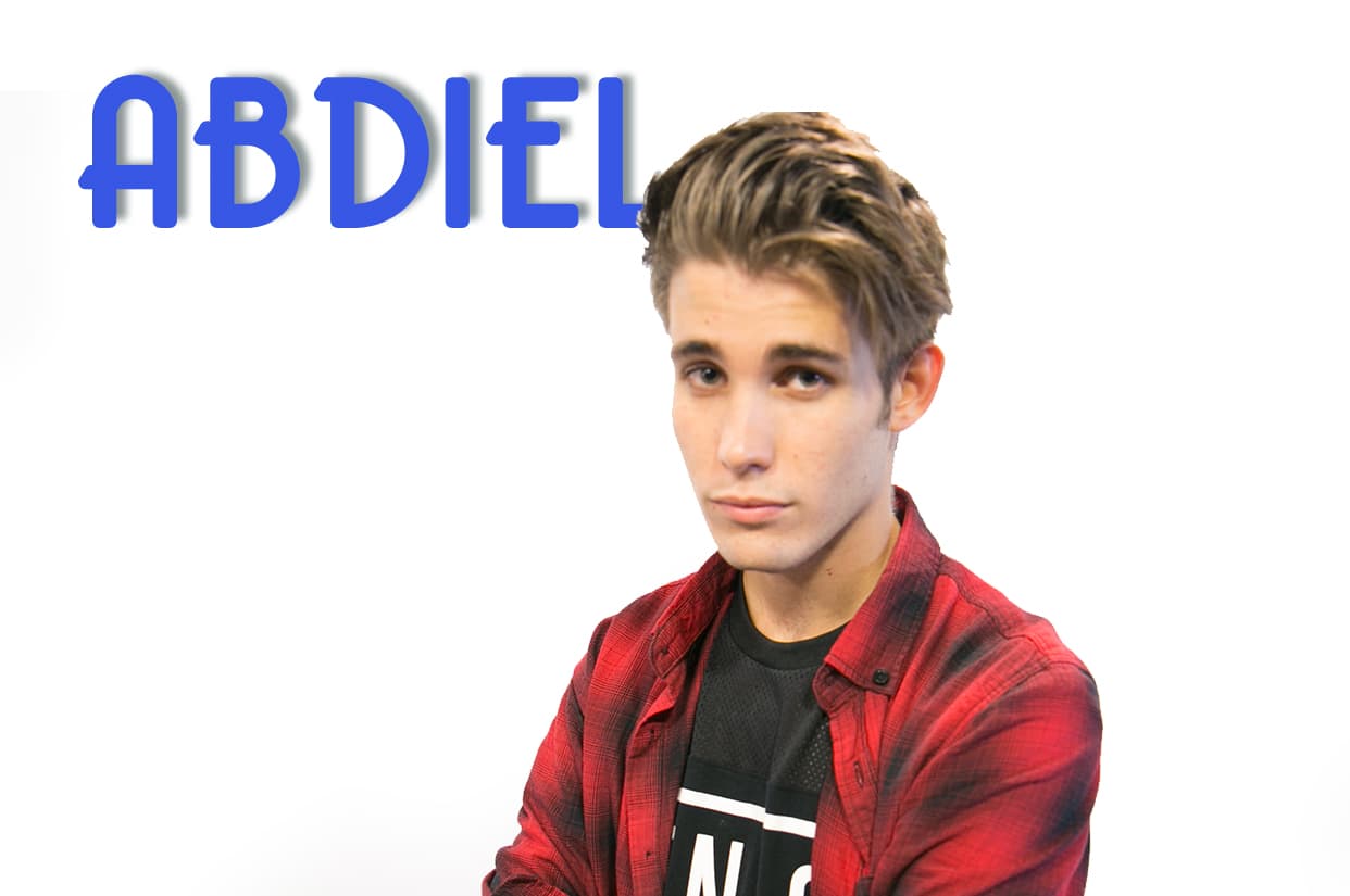 Abdiel es de Cuba y quiere venir a demostrar su talento más allá de su look.