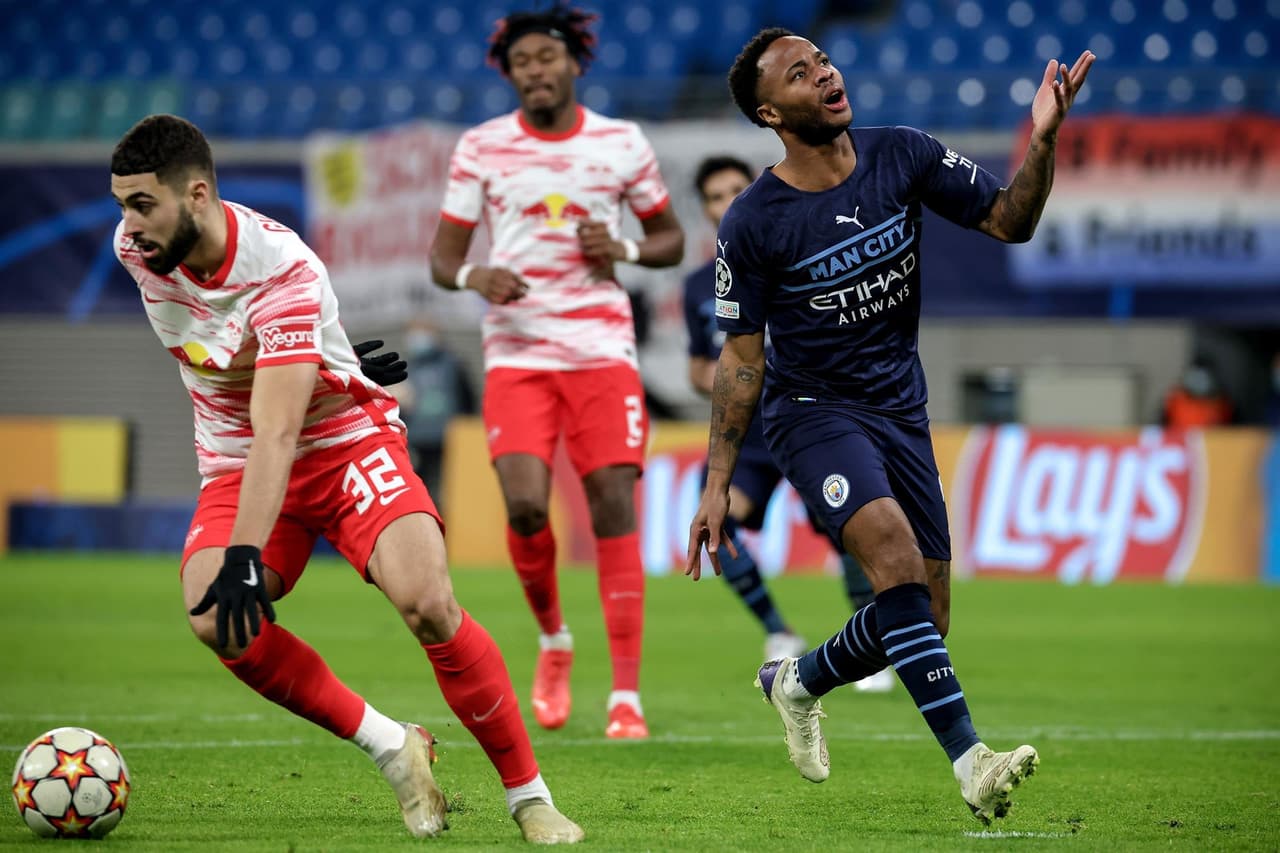 RB Leipzig derrota 2-1 al Manchester City de Pep Guardiola con goles de Dominik Szoboszlai y André Silva, para los 'Cityzens' descontó Riyad Mahrez ya al filo del partido. La escuadra alemana se queda con el tercero de grupo.