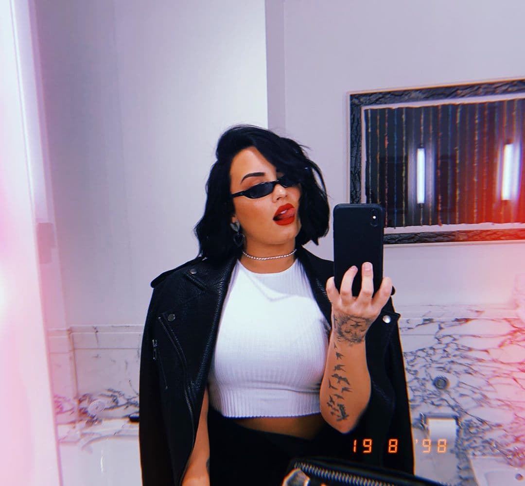 En aquel entonces trascendió que la actriz y cantante había puesto fin a su romance porque estaba "muy concentrada en su sobriedad y en Dios" y su ex no encajaba bien con este estilo de vida, le dijo una fuente a la revista
<a href="https://people.com/music/demi-lovato-austin-wilson-split-after-months-of-dating/" target="_blank">People</a>.