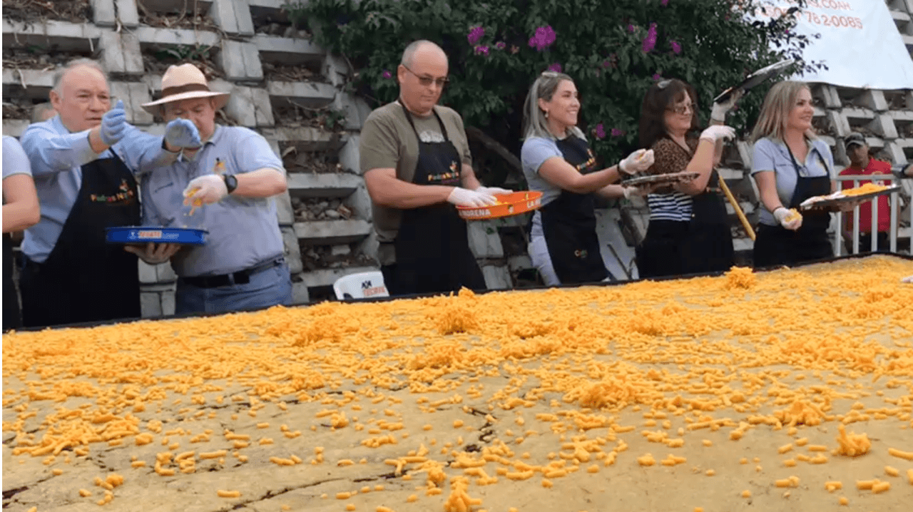 Crean en México un nacho súper gigante