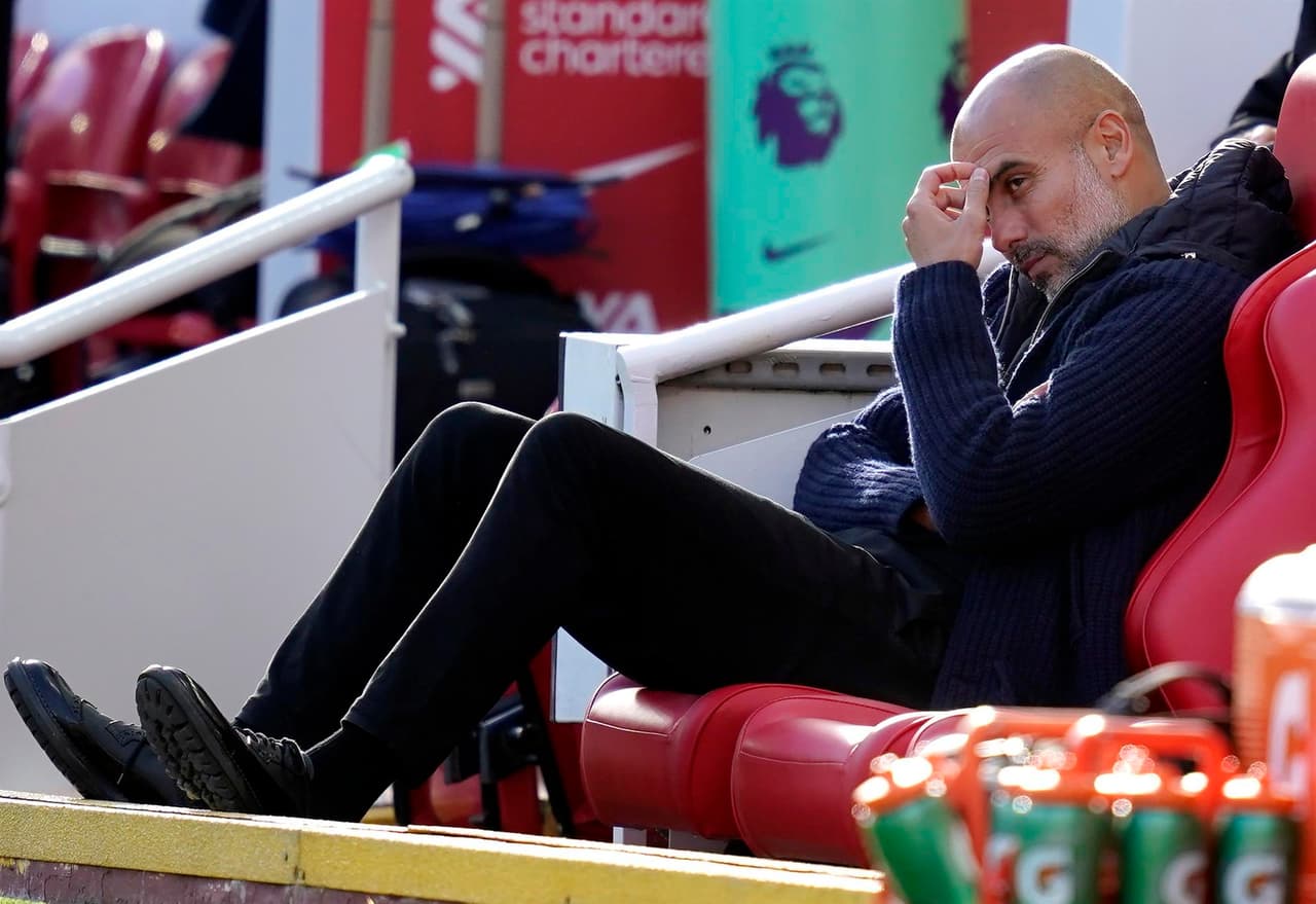 Termina la Jornada 7 de la Premier League con empate entre Liverpool y Manchester City 2-2 tras un intenso partido. Sadio Mané abrió el marcador al 59’, pero Phil Foden ya empataba el juego, sin embargo Mohamed Salah le daba la victoria parcial a los ‘Reds’ y, al 81’, Kevin de Bruine hace el del empate.