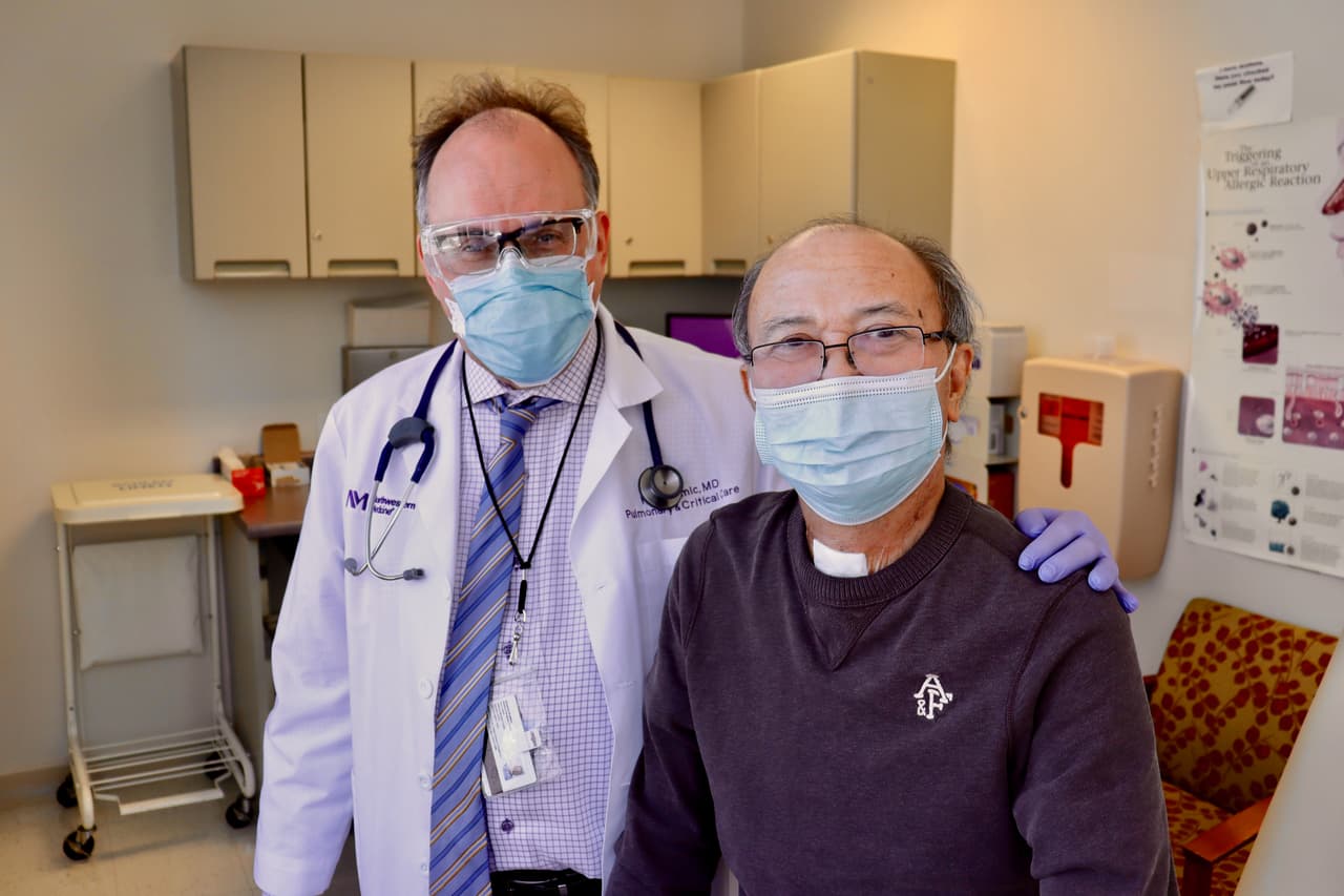 “Esto marca un nuevo hito para el trasplante de pulmón. No hay evidencia de ninguna reactivación de covid-19 en los pulmones de Renato y está en camino de una recuperación completa”, aseguró el doctor.