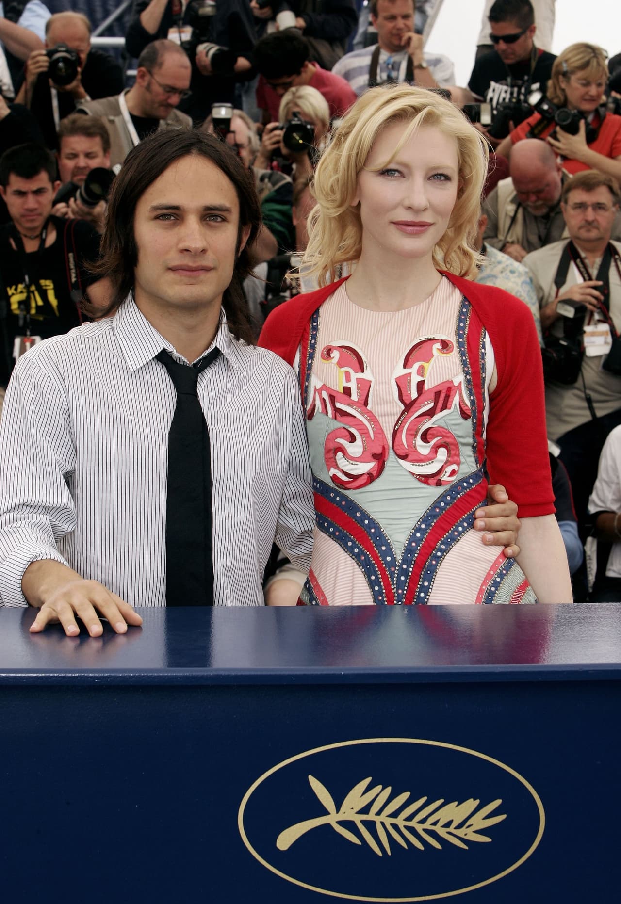 <b><a href="http://www.univision.com/programas/novelas/ellos-son-los-galanes-de-telenovelas-infantiles-que-enamoraron-a-una-generacion-fotos">Gael García Bernal</a></b> cuenta la historia de un mexicano y su madre que se ven envueltos en tráfico de niños sin quererlo.