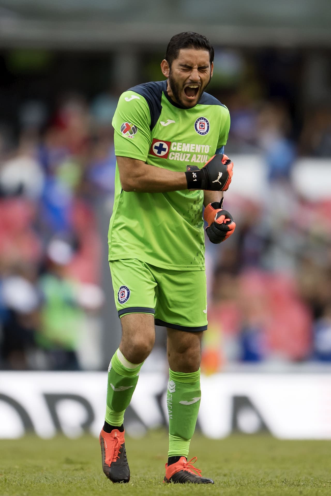 José de Jesús Corona llegó al Cruz Azul para el Apertura 2009 y desde ese año se ha desempeñado como el portero titular del club. Ha disputado diversas finales de la Liga MX con el club pero nunca ha logrado quedarse con alguna.