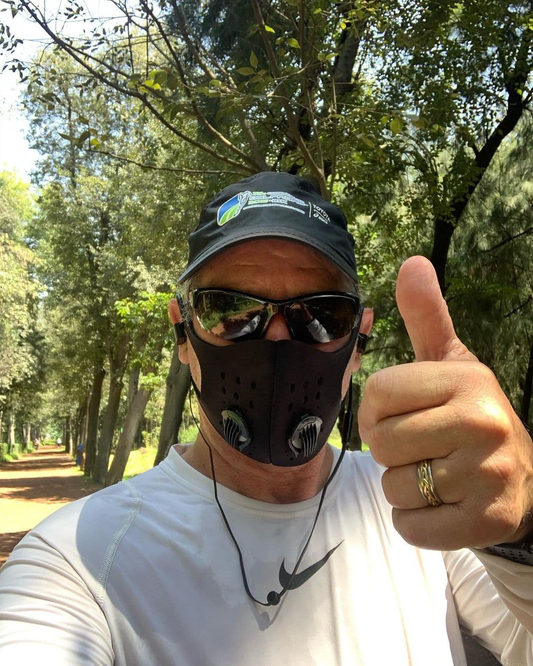 Hace una semana, Patricio, el hijo del actor mexicano Leonardo Daniel, quien interpreta a Lino en la telenovela, usó las redes sociales de su padre para confirmar que había adquirido el SARS-CoV-2.