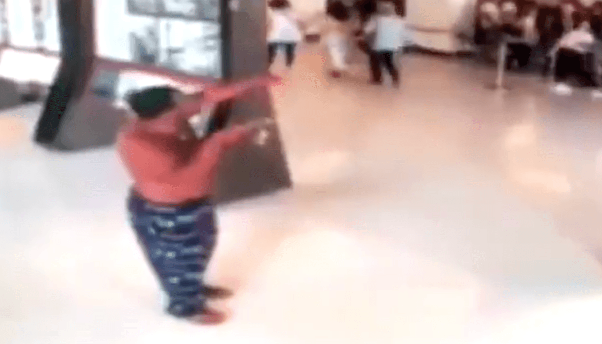 Presentan cargos al hombre que blandió una espada en el observatorio del Empire State