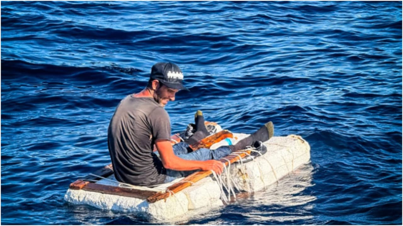 Hallan a balsero cubano solo y en condiciones precarias a 16 millas de las costas de Key Biscayne