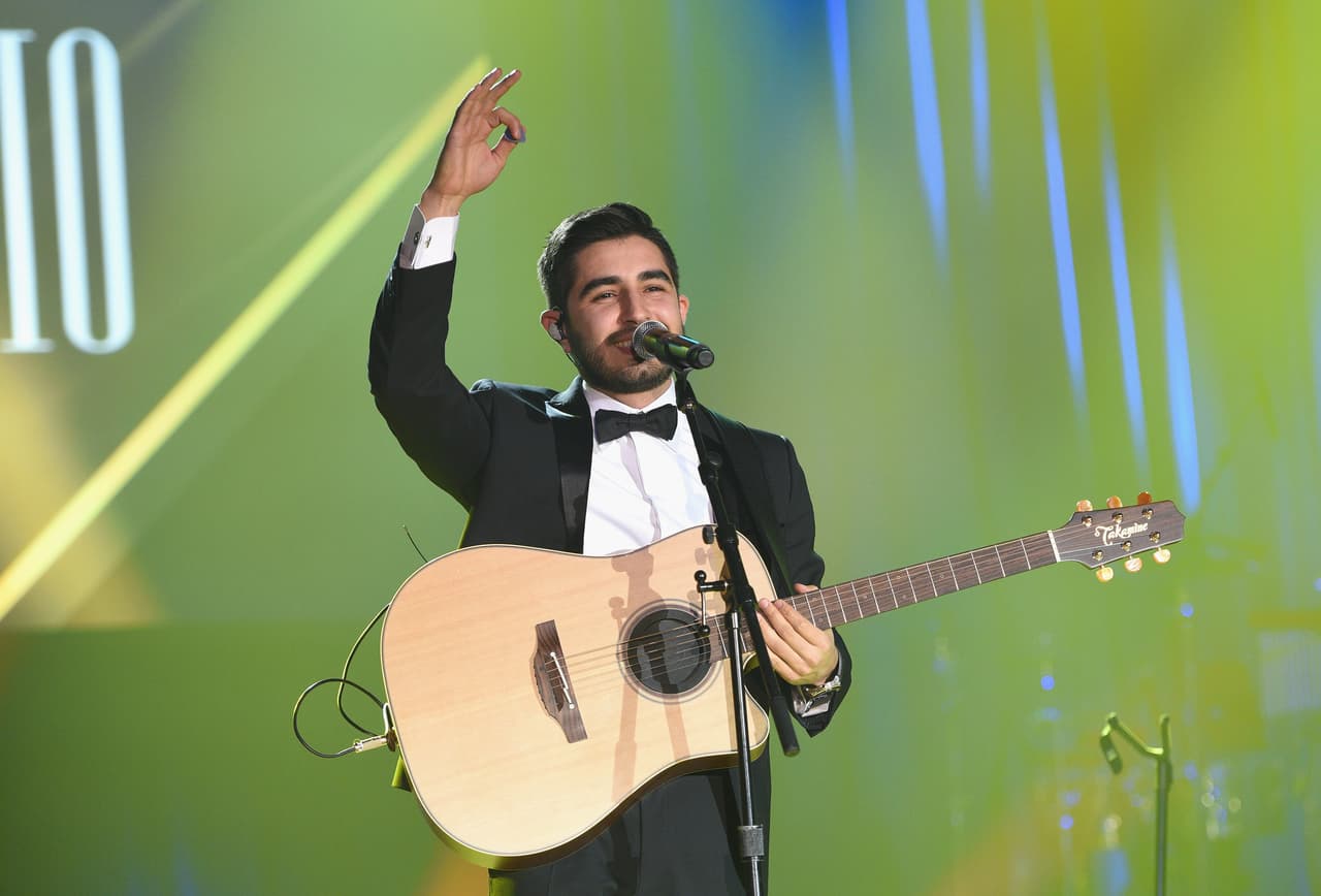 <b><a href="https://www.univision.com/temas/joss-favela" target="_blank">Joss Favela</a></b> no quiere darse por vencido y aseguró a los medios de comunicación en México que sigue viva su intención de trabajar con
<b><a href="https://www.univision.com/temas/thalia" target="_blank">Thalía</a></b>.