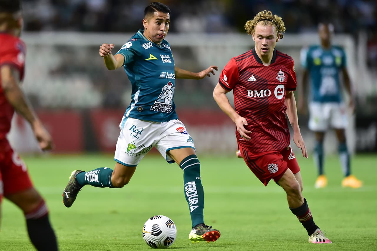 Fernando Navarro adelantó a los locales al minuto 25, pero una falta de concentración hace que Andrés Mosquera empate el encuentro con un lamentable autogol.