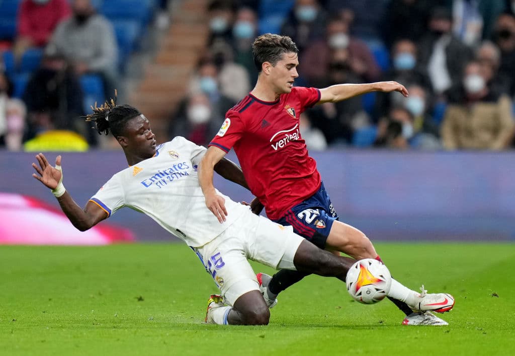 La defensa de Osasuna no deja que la artillería pesada del Real Madrid los penetre y firman el empate 0-0.