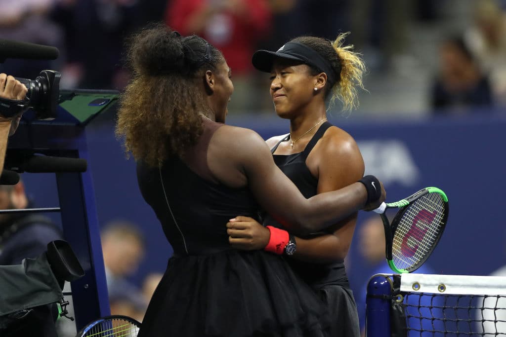 Finalmente,
<a href="https://www.univision.com/deportes/tenis/en-fotos-naomi-osaka-y-su-celebracion-agridulce-en-la-final-del-us-open-fotos" target="_blank">ganó Naomi Osaka a Serena Williams por 6-2 y 6-4 para obtener su primer Grand Slam</a>, el primero de cualquier japonés en la historia.