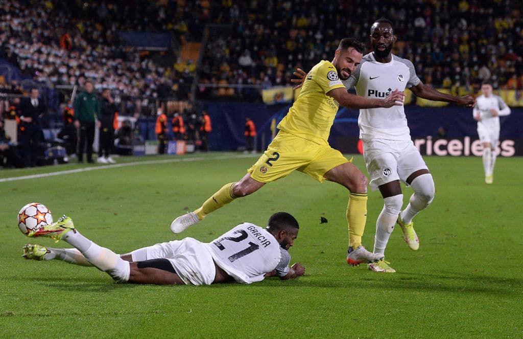 Juventus vence 4-2 al Zenti en uan feria de goles, Villarreal conigue la victoria fácilmente 2-0 sobre el Young Boys y el Lille remonta 2-1 al Sevilla.