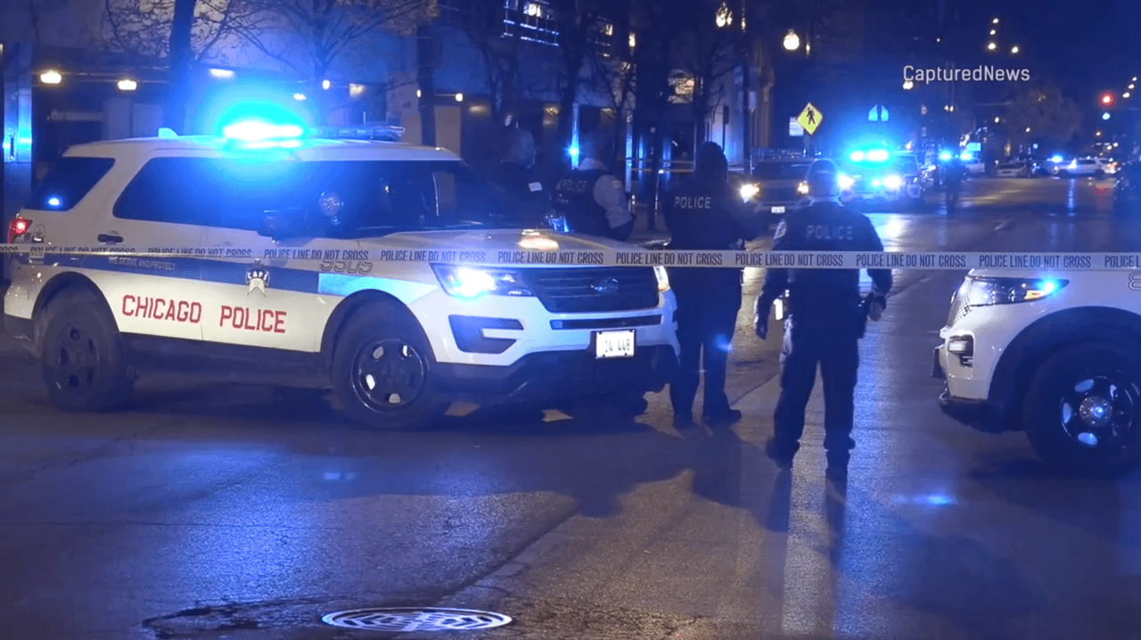 Policía de Chicago investiga muerte de bebé de un año que cayó de un edificio en Edgewater