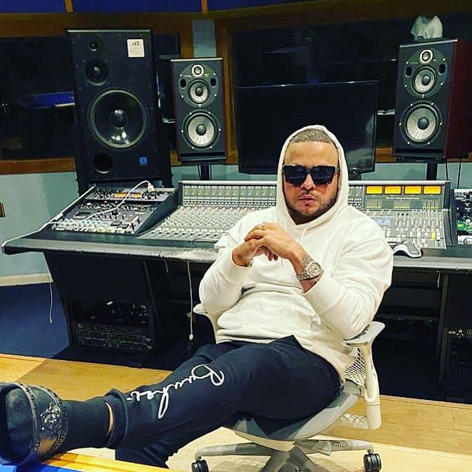 <b>Tempo</b> luego también lanzó una segunda parte para Residente con ‘
<i><a href="https://www.youtube.com/watch?v=Qjxf-YP63rw" target="_blank">El Bruto</a></i>’, pero la respuesta de René no fue necesaria que desde su ‘Cátedra’ sentenció esa ‘tiraera’.