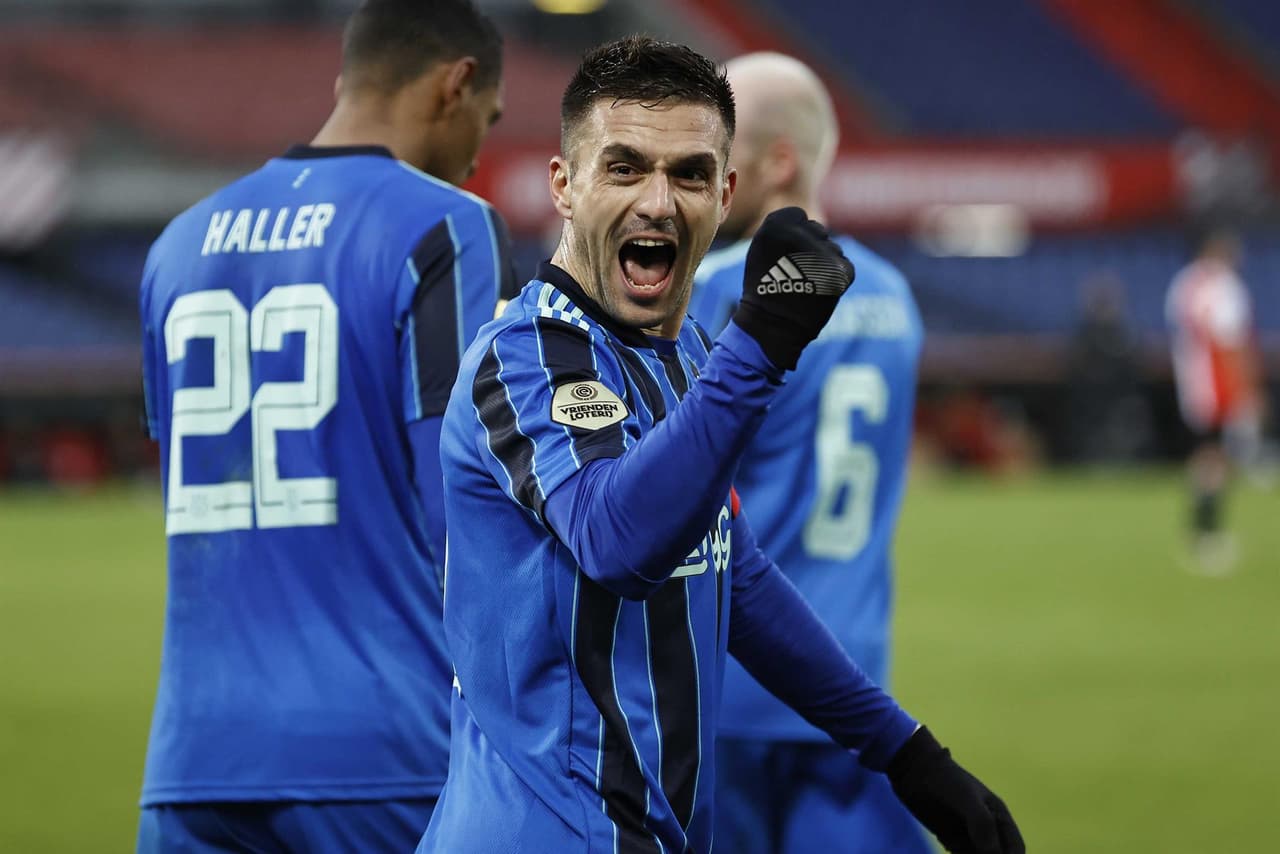 Ajax derrota a Feyenoord 2-0 durante la J17 en la Eredivisie. El primer tanto fue un gol en contra por parte de Marcos Senesi al 44', mientras que Dusan Tadic aseguraba la victoria al 81'. Edson Álvarez fue titular durante el encuentro.