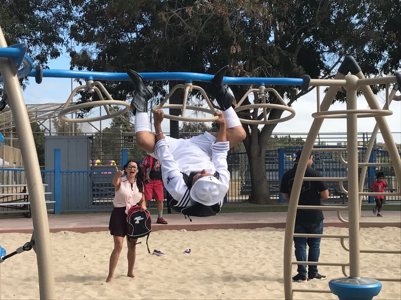 <a href="https://www.facebook.com/RaulElPelon/?fref=ts">Raúl 'El Pelón'</a>,
<a href="https://www.facebook.com/carlamedranoo/?fref=ts"> Carla Medrano </a>y
<a href="https://www.facebook.com/andresmaldonadoelfeo/?fref=ts">Andrés Maldonado</a> regresarán a las clases de la escuela por una buena razón en esta temporada.