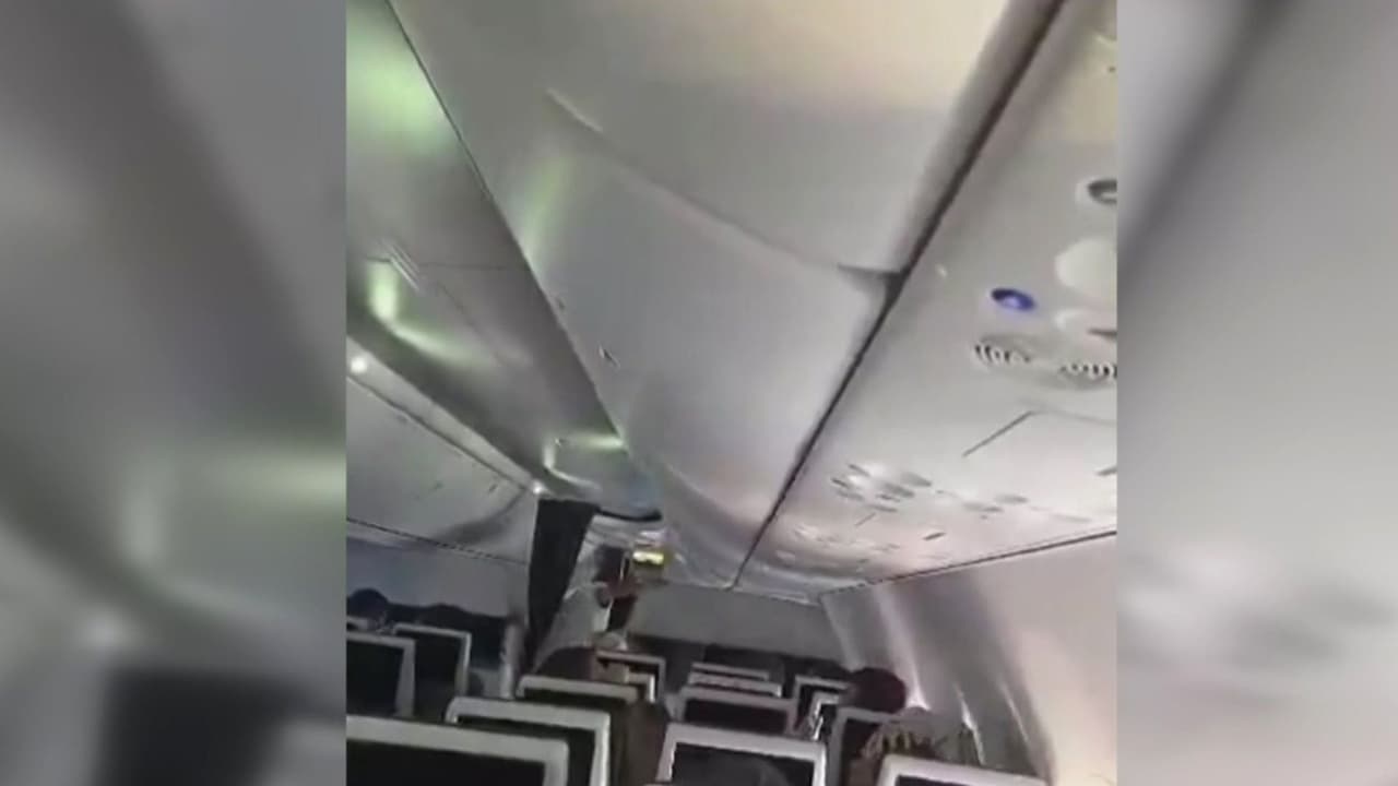 Vuelo de Flydubai: ¿Cómo pudo un copiloto ingresar un arma blanca?, ¿Cómo tomó el control del avión un pasajero?